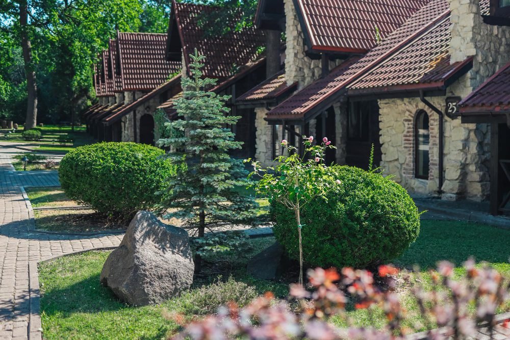 landscaping-stone-house
